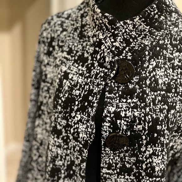 JM Collection Mottles Black and White Lightweight Coat 3 large buttons - Picture 6 of 10